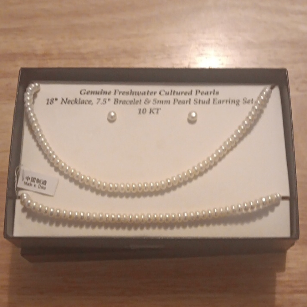 Freshwater Cultured Pearl Jewelry Set